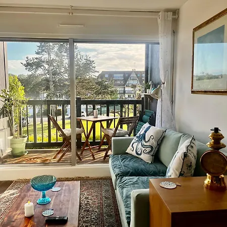 Le 452 A La Apartment